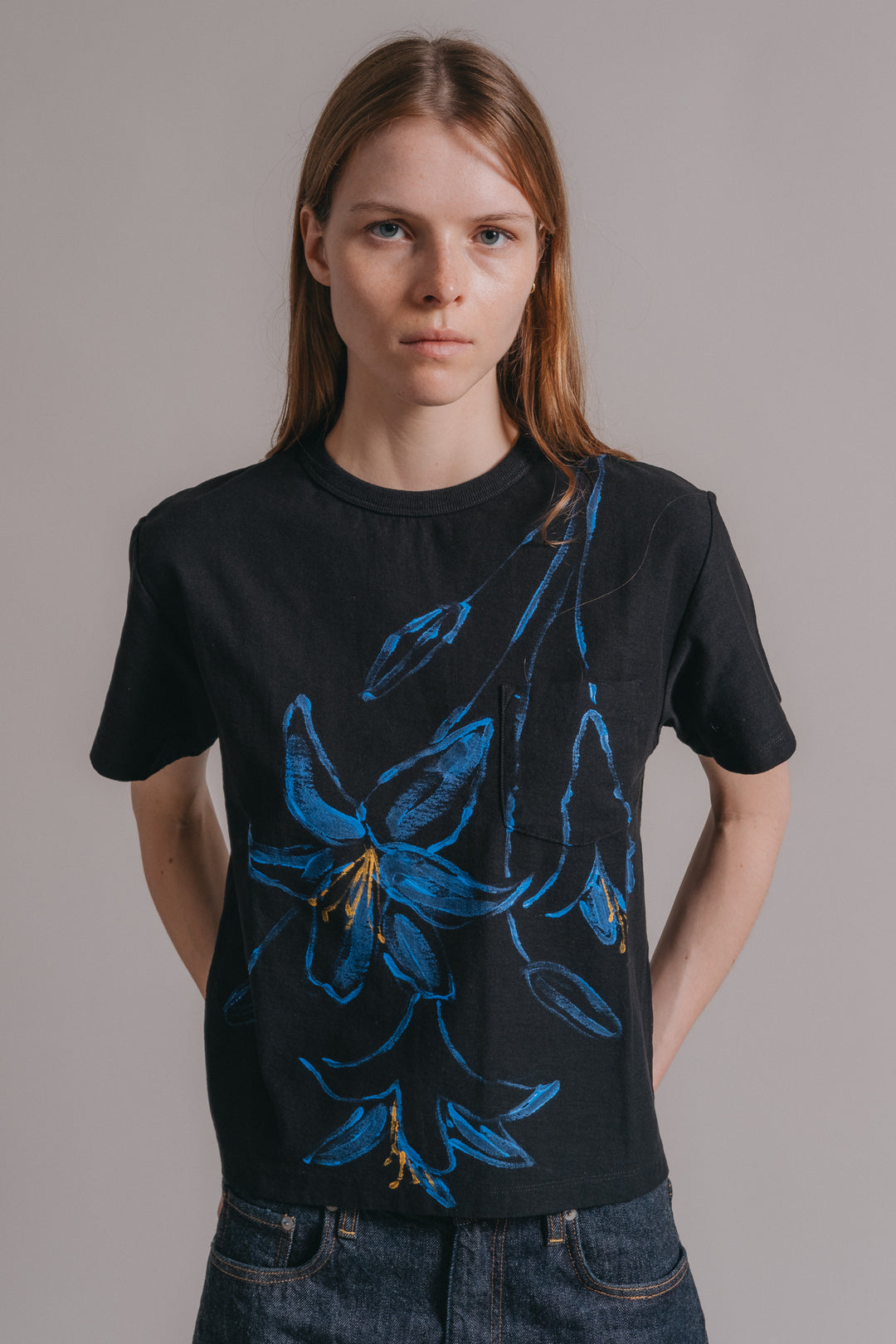 x ケイティ・トムリンソン • ポケットTシャツ ブラック