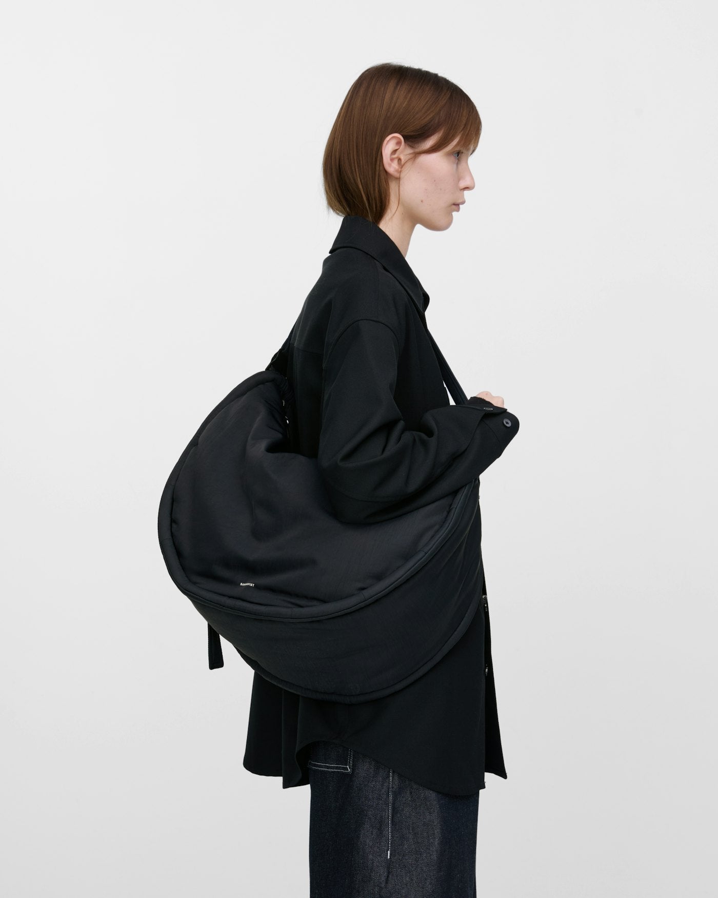 Curve Crossbody Bag Round Large Black