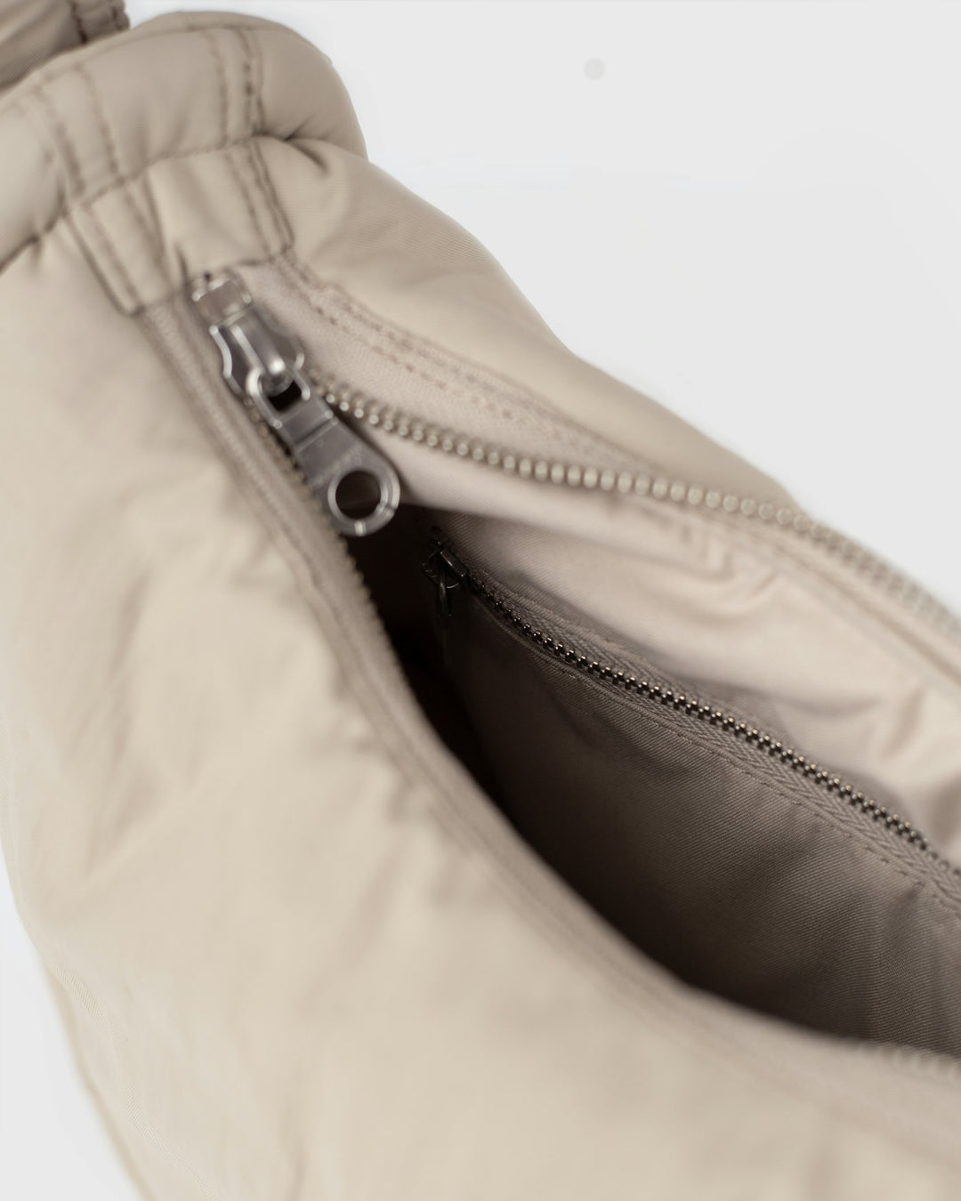 CURVE Half Moon Bag Mini Beige