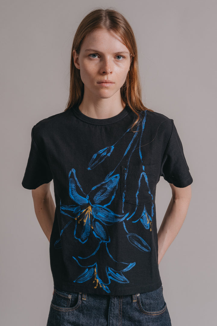 x ケイティ・トムリンソン • ポケットTシャツ ブラック