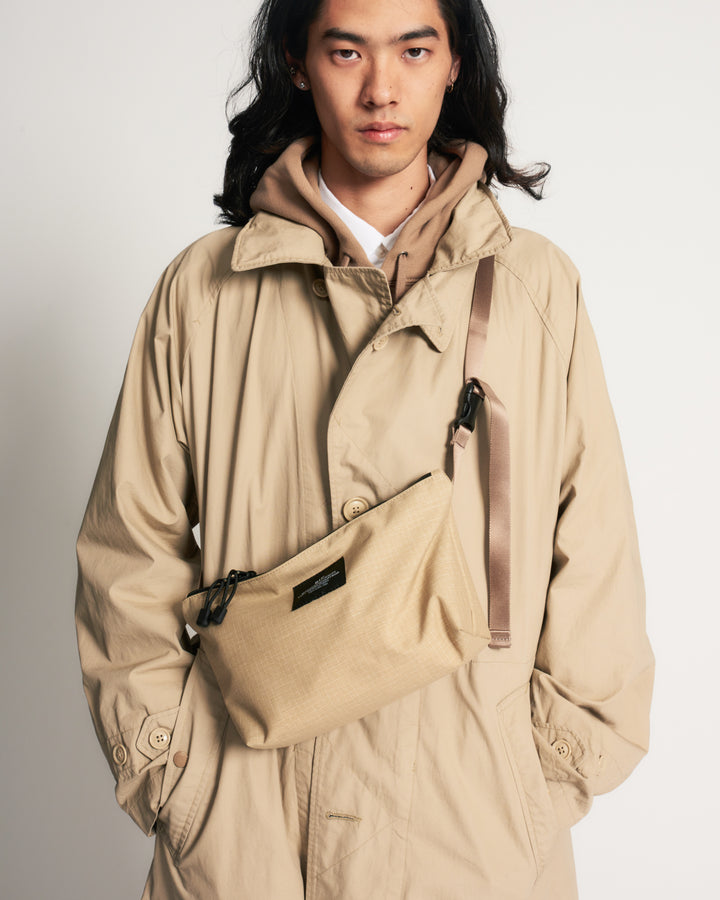 Spidelon Rip Spider ベージュ色　クロスボディ・ファニーパック