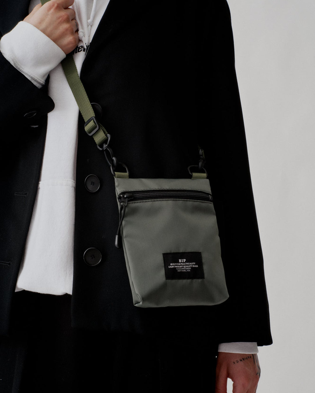 Zipper Shoulder Pouch Poly-Fill Nylon Khaki Green