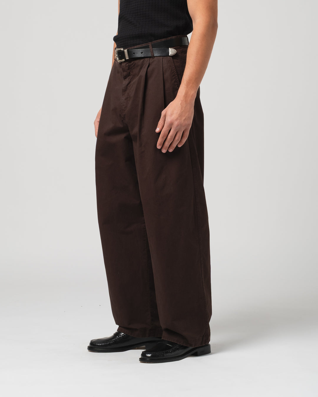 Ambassador Pants Crispy Cotton Coffee Brown