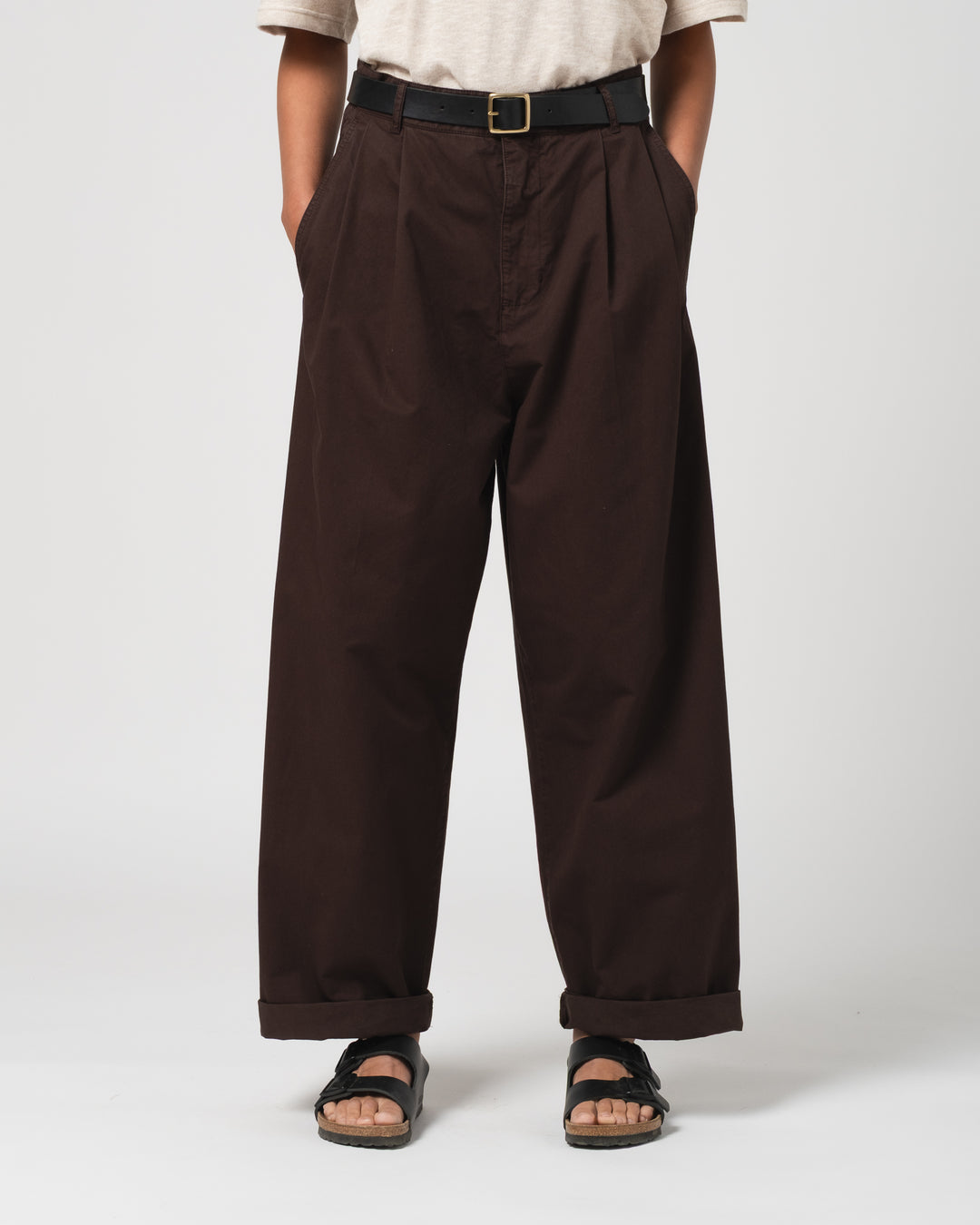 Ambassador Pants Crispy Cotton Coffee Brown