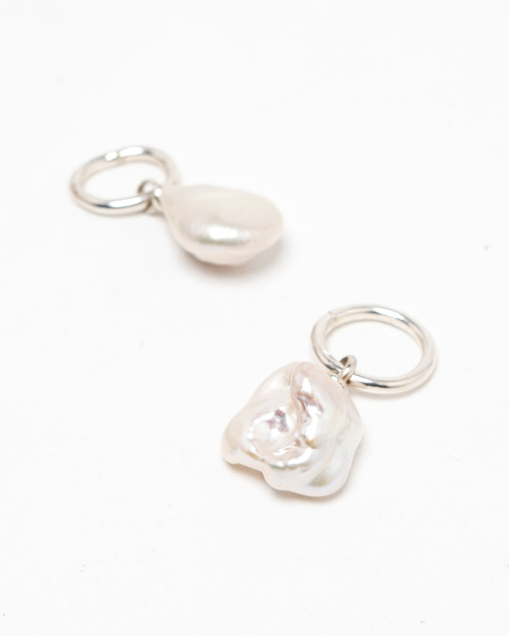 Sara Roegiers Baroque Pearl Hanger Medium