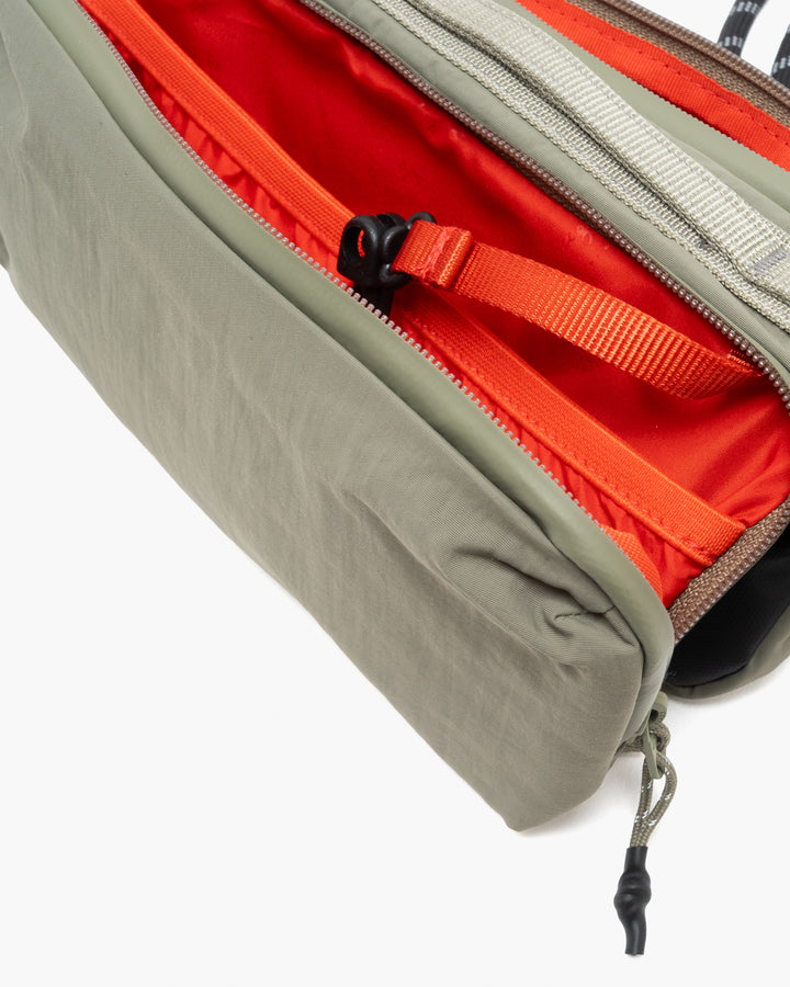 Topologie Wares ボトルサコッシュ モスグリーン + 8mm編み込みO型ロープ ミッドナイトブルー