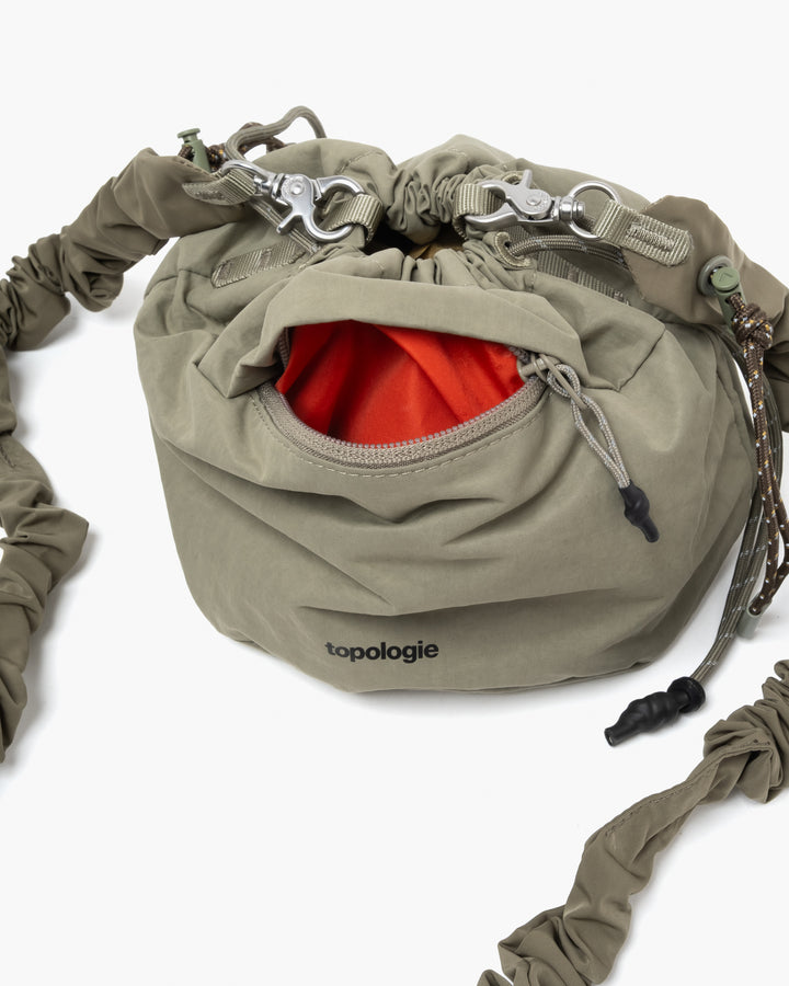Topologie Wares リバーシブル バケットバッグ モスグリーン + バンジー ストラップ モスグリーン