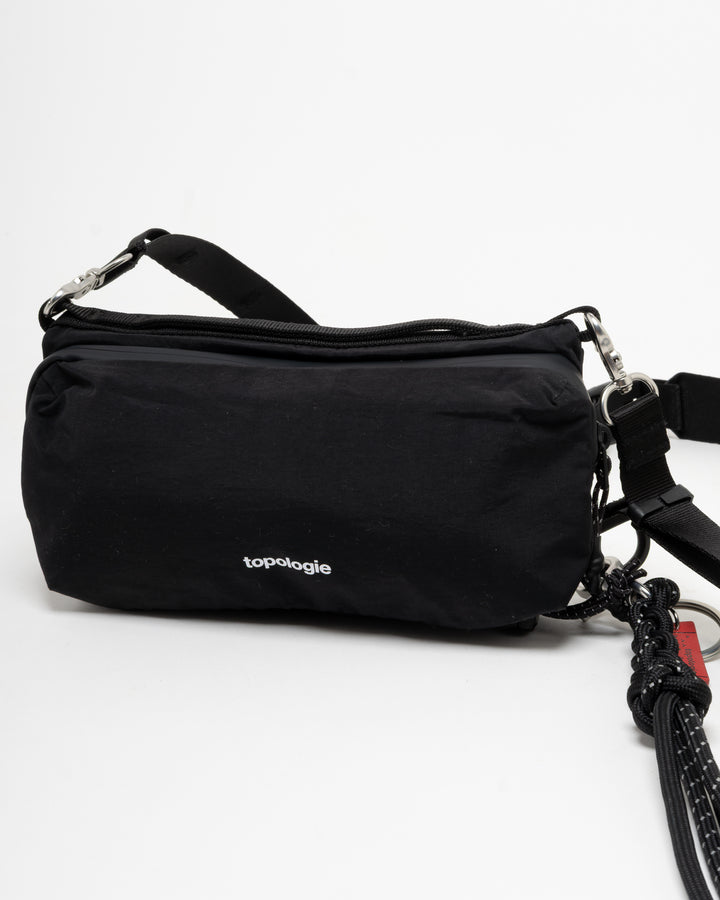 Topologie Bottle Sacoche Medium Black Papery + Utility Sling Wide Black Sinnet Keychain Black Reflective