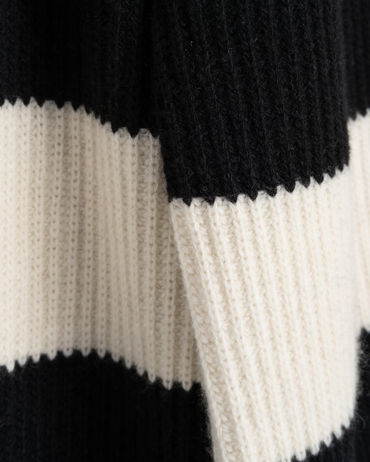 G.o.D Puddle Sweater Delta Yarn Off White / Black Stripes