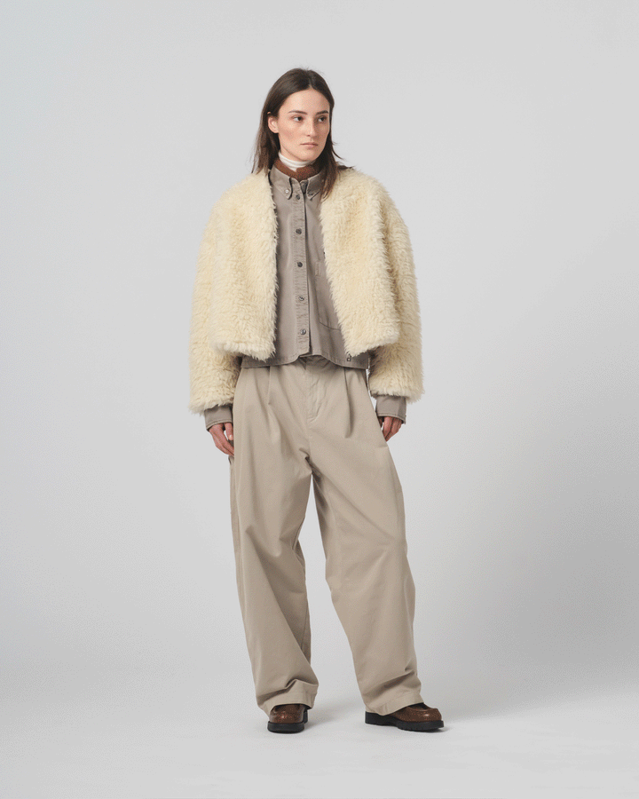 アンバサダーパンツ ガバーディンサテン オイスター