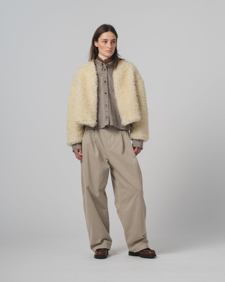 アンバサダーパンツ ガバーディンサテン オイスター