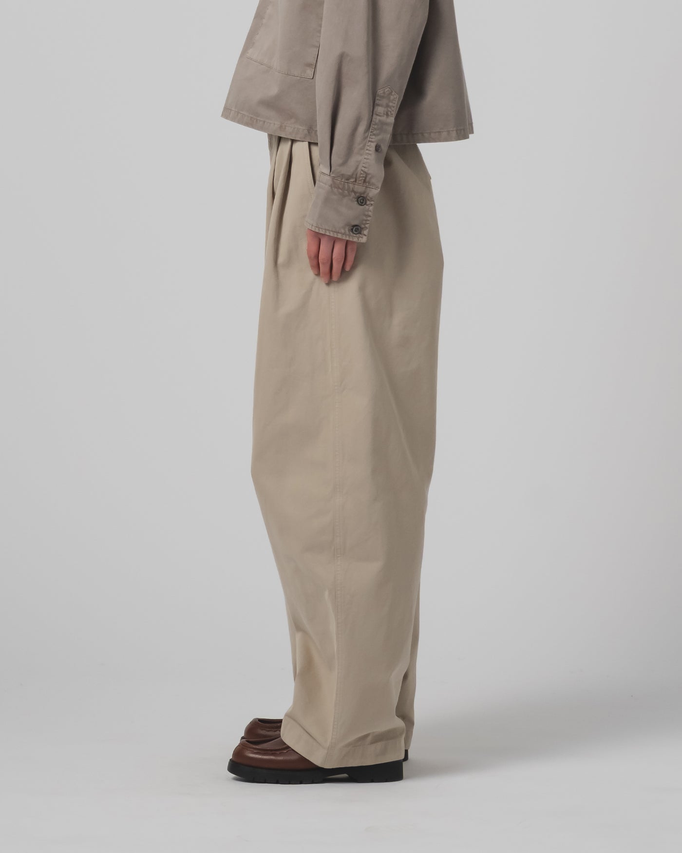 Ambassador Pants Gabardine Satin Oyster