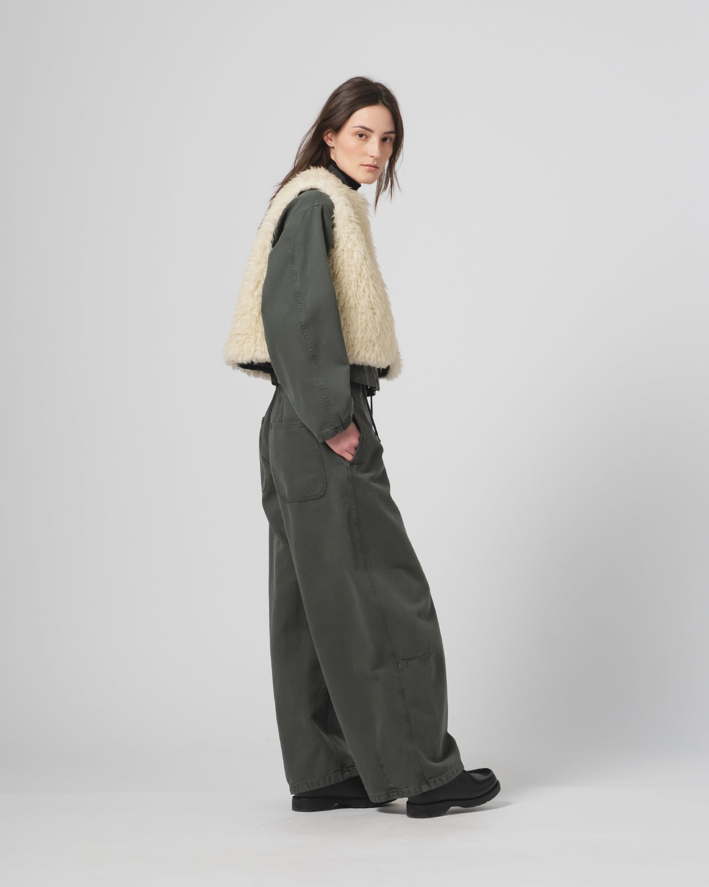 G.o.D Peak Vest Alaska Fluff Ecru
