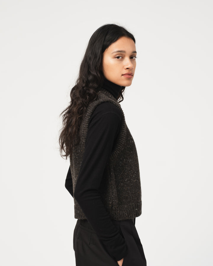 G.o.D Welsh Vest Neppy Wool Asphalt