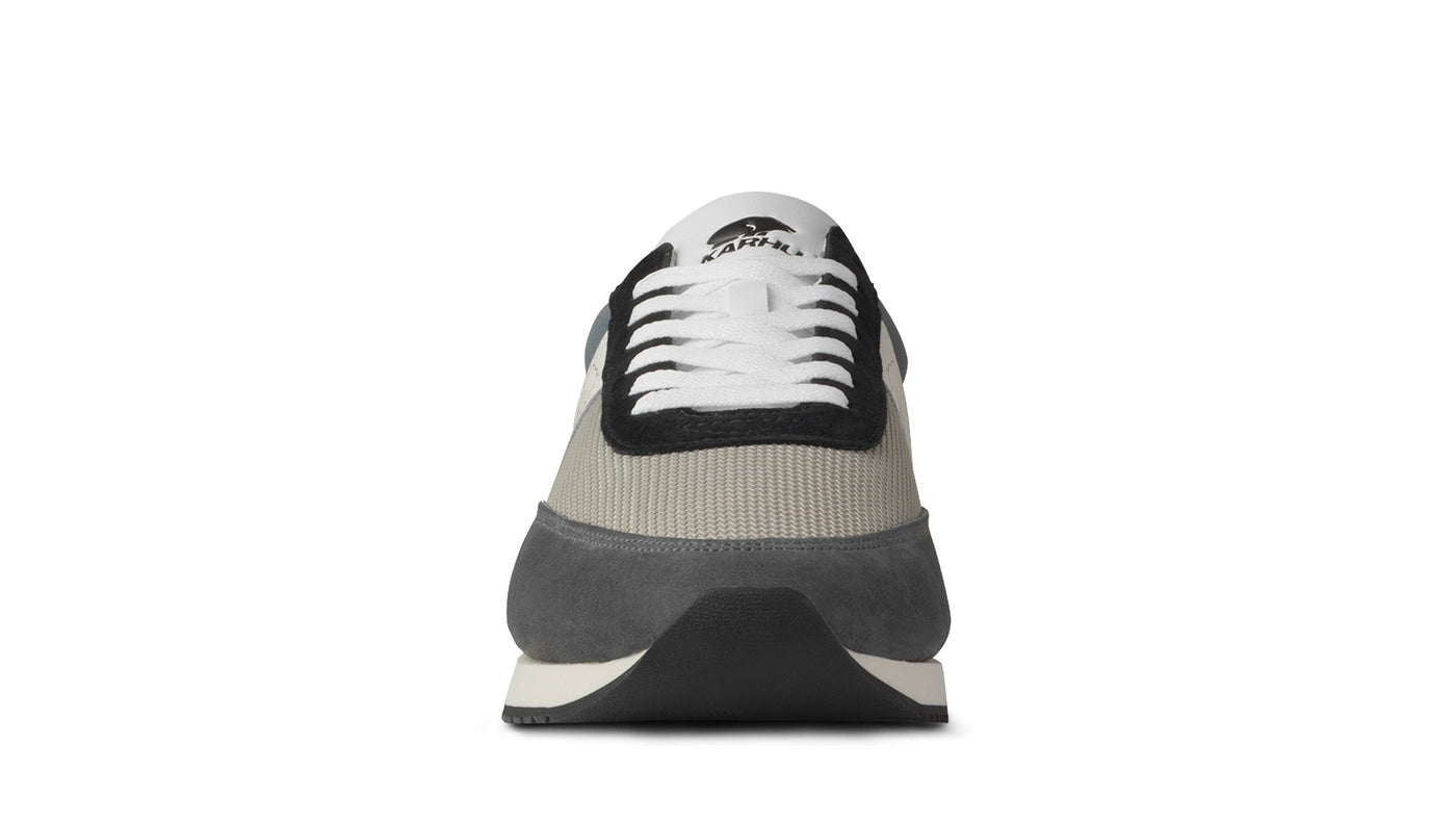 Karhu Albatross 82 - Gunmetal / Lily White