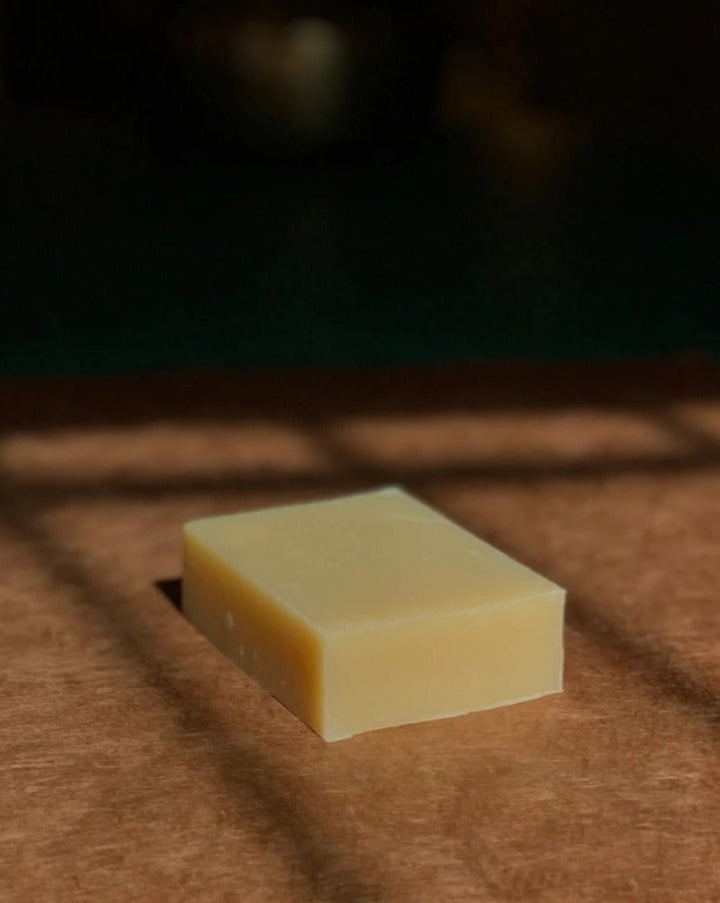 Incausa: 大判石鹸（エッセンシャルオイル配合）