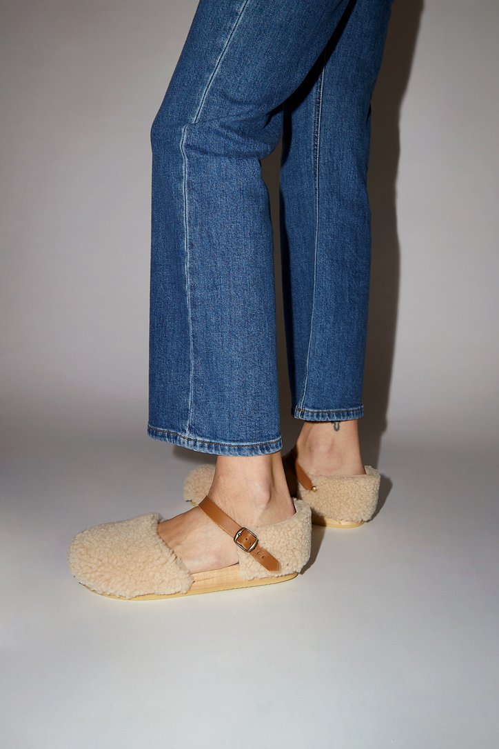 N0°6 Starr Shearling Clog on Bendable Flat Base in Natural